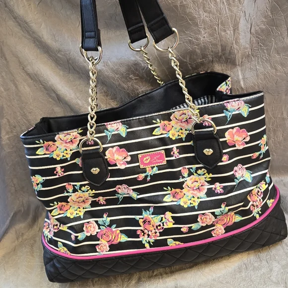 BETSEY JOHNSON PURSE - Picture 14 of 15